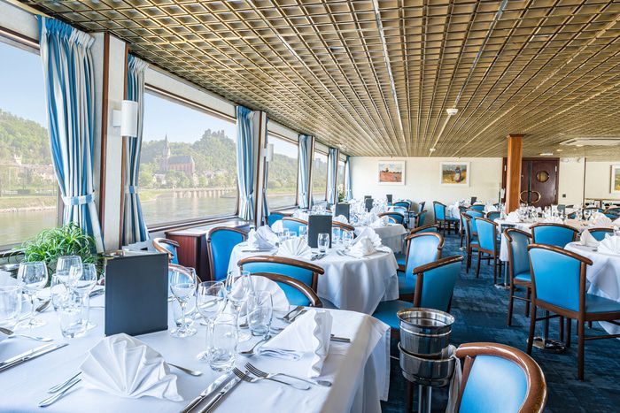 Restaurants, Bars & Cafés on MS Monet